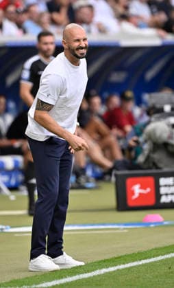 Trainer Coach Christian Ilzer TSG 1899 Hoffenheim am Spielfeldrand Gestik Geste TSG 1899 Hoffenheim vs VfB Stuttgart 12.09.2026 DFL REGULATIONS PROHIBIT ANY USE OF PHOTOGRAPHS AS IMAGE SEQUENCES AND OR QUASI-VIDEO TSG 1899 Hoffenheim vs VfB Stuttgart *** Coach Christian Ilzer of TSG 1899 Hoffenheim on the sidelines, gesturing during the match between TSG 1899 Hoffenheim and VfB Stuttgart on September 12, 2026. DFL regulations prohibit any use of photographs as image sequences AND OR QUASI-VIDEO TSG 1899 Hoffenheim vs. VfB Stuttgart