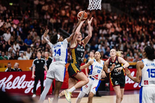 FIBA Women™s Basketball World Cup 2026: Frankreich vs. Deutschland, 12.09.2026 Leonie Fiebich (Deutschland, 13), Dominique Malonga (Frankreich, 14); Basketball, FIBA Women™s Basketball World Cup 2026, Final Phase, Halbfinale: Frankreich vs. Deutschland am 12.09.2026 in der Uber Arena, Berlin Copyright: xBEAUTIFULxSPORTS Tonhäuserx
