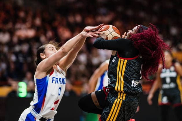 FIBA Women™s Basketball World Cup 2026: Frankreich vs. Deutschland, 12.09.2026 Carla Leite (Frankreich, 0), Alexis Peterson (Deutschland, 1); Basketball, FIBA Women™s Basketball World Cup 2026, Final Phase, Halbfinale: Frankreich vs. Deutschland am 12.09.2026 in der Uber Arena, Berlin Copyright: xBEAUTIFULxSPORTS Tonhäuserx