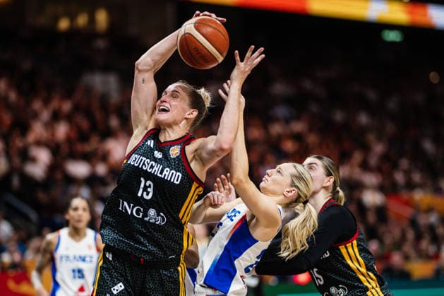FIBA Women™s Basketball World Cup 2026: Frankreich vs. Deutschland, 12.09.2026 Leonie Fiebich (Deutschland, 13), Marine Johannes (Frankreich, 23); Basketball, FIBA Women™s Basketball World Cup 2026, Final Phase, Halbfinale: Frankreich vs. Deutschland am 12.09.2026 in der Uber Arena, Berlin Copyright: xBEAUTIFULxSPORTS Tonhäuserx