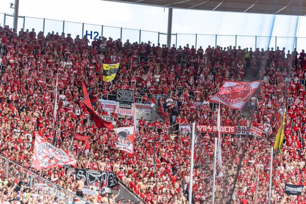 Fans Ultras VfB Stuttgart Fahnen, GER, TSG Hoffenheim vs. VfB Stuttgart, Fussball, 1. Bundesliga, 03. Spieltag, Spielzeit 2026 2027, 12.09.2026, DFL DFB REGULATIONS PROHIBIT ANY USE OF PHOTOGRAPHS AS IMAGE SEQUENCES AND OR QUASI-VIDEO, GER, TSG Hoffenheim vs. VfB Stuttgart, Fussball, 1. Bundesliga, 03. Spieltag, Spielzeit 2026 2027, 12.09.2026 Sinsheim *** Ultras VfB Stuttgart Fans Flags, GER, TSG Hoffenheim vs. VfB Stuttgart, Soccer, Bundesliga 1, Matchday 3, 2026–2027 Season, September 12, 2026, DFL and DFB regulations prohibit any use of photographs as image sequences and or quasi-video, GER, TSG Hoffenheim vs. VfB Stuttgart, soccer, Bundesliga 1, Matchday 3, 2026–2027 Season, September 12, 2026, Sinsheim Copyright: xEibner-Pressefoto JanixPlessx EP_JPL