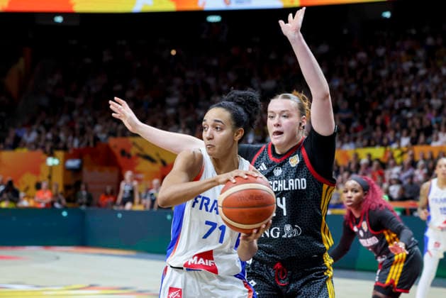 Leila Lacan (France) und Lina Sontag (Germany) battle for the ball during the FIBA Women s Basketball World Cup Germany 2026 semifinals match between France and Germany at Berlin Arena on September 12, 2026 in Berlin, Germany. (Photo by Marco Steinbrenner DeFodi Images) -