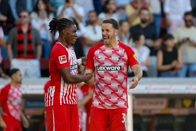 Christian Günter, Gunter (SC Freiburg, 30) und Cyriaque Irie (SC Freiburg, 22) nach dem Spiel , Deutschland, Fussball, 1. Bundesliga, 3.Spieltag, 2026 2027, SC Freiburg vs. Borussia Mönchengladbach, 12.09.2026, Freiburg im Breisgau Europa-Park Stadion Deutschland *** Christian Günter, SC Freiburg, 30, and Cyriaque Irie, SC Freiburg, 22, after the game; Germany, soccer, Bundesliga 1, Matchday 3, 2026–2027, SC Freiburg vs. Borussia Mönchengladbach, September 12, 2026, Freiburg im Breisgau, Europa-Park Stadium, Germany Copyright: xGrantxHubbsx