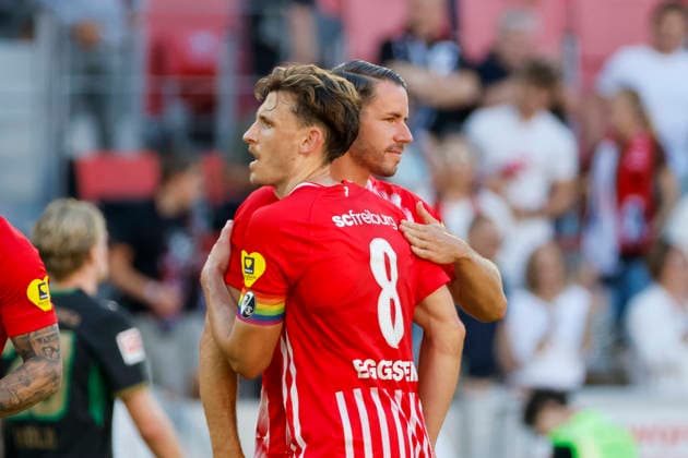 Maximilian Eggestein (SC Freiburg, 08) und Christian Günter, Gunter (SC Freiburg, 30) nach dem Spiel , Deutschland, Fussball, 1. Bundesliga, 3.Spieltag, 2026 2027, SC Freiburg vs. Borussia Mönchengladbach, 12.09.2026, Freiburg im Breisgau Europa-Park Stadion Deutschland *** Maximilian Eggestein, SC Freiburg, 8, and Christian Günter, SC Freiburg, 30, after the game, Germany, soccer, Bundesliga 1, Matchday 3, 2026–2027, SC Freiburg vs. Borussia Mönchengladbach, September 12, 2026, Freiburg im Breisgau, Europa-Park Stadium, Germany Copyright: xGrantxHubbsx
