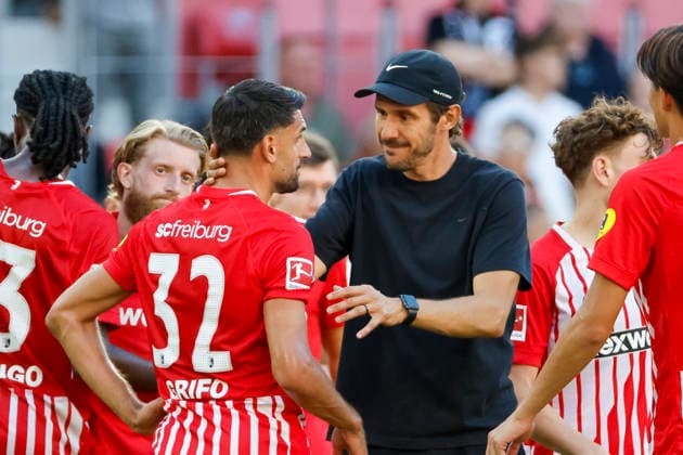 Vincenzo Grifo (SC Freiburg, 32) und Julian Schuster (SC Freiburg, Trainer) nach dem Spiel , Deutschland, Fussball, 1. Bundesliga, 3.Spieltag, 2026 2027, SC Freiburg vs. Borussia Mönchengladbach, 12.09.2026, Freiburg im Breisgau Europa-Park Stadion Deutschland *** Vincenzo Grifo (SC Freiburg), 32, and Julian Schuster (SC Freiburg), coach, post-game, Germany, soccer, Bundesliga 1, Matchday 3, 2026–2027, SC Freiburg vs. Borussia Mönchengladbach, September 12, 2026, Freiburg im Breisgau, Europa-Park Stadium, Germany Copyright: xGrantxHubbsx