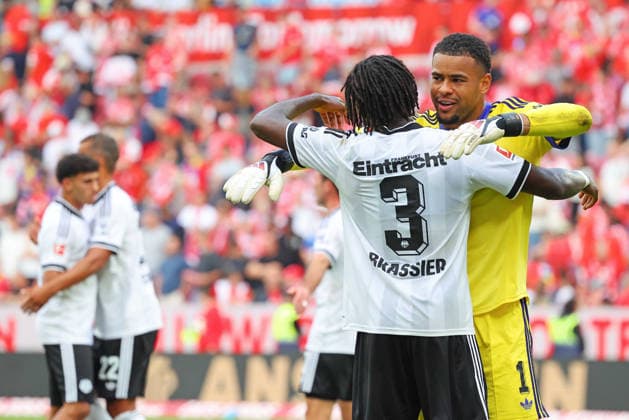 Mainz, Deutschland 12. September 2026: 1. BL - 2026 2027 - Sp. 3 - 1. FSV Mainz 05 gegen Eintracht Frankfurt Im Bild: v.li. Lilian Brassier (Frankfurt) und Torwart Noah Atubolu (Frankfurt) freuen sich über den 3:1 Auswärtssieg. DFL regulations prohibit any use of photographs as image sequences and or quasi-video Mewa Arena Rheinland - Pfalz *** Mainz, Germany, September 12, 2026, Bundesliga 1, 2026–2027 Season, Matchday 3: FSV Mainz 05 vs. Eintracht Frankfurt. Pictured from left: Lilian Brassier (Frankfurt) and goalkeeper Noah Atubolu (Frankfurt) celebrate the 3–1 away victory. DFL regulations prohibit any use of photographs as image sequences and or quasi-video. Mewa Arena, Rhineland-Palatinate Copyright: xFotostandx xRacochax
