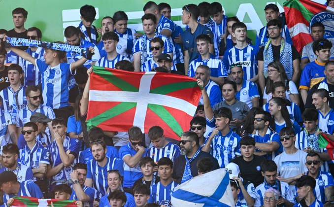 ESP: LaLiga EA Sports Racing Santander v Deportivo Alaves fans of alaves during LaLiga EA Sports between Racing Santander v Deportivo Alaves played at Campos de de El Sardinero Stadium in Cantabria on September 12, 2026 in Spain Spain Futbol Copyright: xAgenciaxLOFx