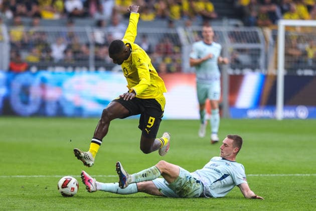 2026.09.12, xkwix, Fußball, Bundesliga, Borussia Dortmund - SC Paderborn 07, Signal Iduna Park, 3.Spieltag, Saison 2026 2027: Serhou Guirassy (Borussia Dortmund 9) im Zweikampf gegen Tjark Scheller (SC Paderborn 07 25) DFB regulations prohibit any use of photographs as image sequences and or quasi-video. Photo: xKamilxWilkowskixPressefotoKochx Nordrhein-Westfalen Deutschland *** September 12, 2026, xkwix, Soccer, Bundesliga, Borussia Dortmund vs. SC Paderborn 07, Signal Iduna Park, Matchday 3, 2026–2027 season: Serhou Guirassy of Borussia Dortmund (No. 9) in a tackle against Tjark Scheller of SC Paderborn 07 (No. 25). DFB regulations prohibit any use of photographs as image sequences and or quasi-video. Photo: xKamilxWilkowskixPressefotoKochx, North Rhine-Westphalia Germany