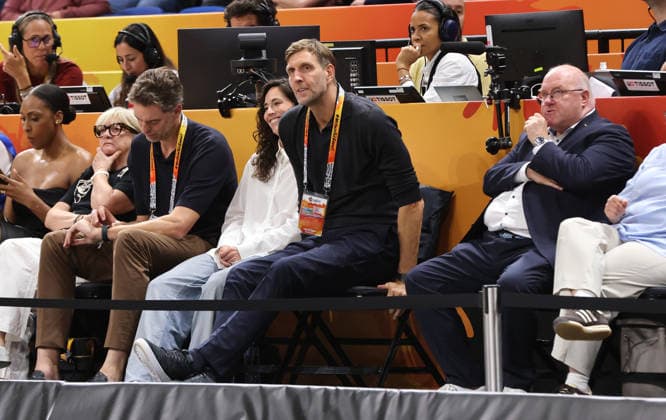 Dirk Niwitzki, DBB Präsident Ingo Weiss Basketball FIBA World Cup Weltmeisterschaft Frauen WM Halbfinale Saison 2026 2027 12.09.2026 Frankreich FRA vs DBB Deutschland GER