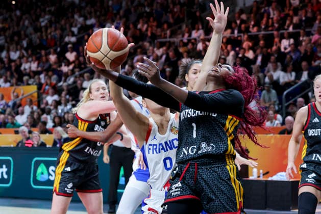 Carla Leite (France) und Alexis Peterson (Germany) battle for the ball during the FIBA Women s Basketball World Cup Germany 2026 semifinals match between France and Germany at Berlin Arena on September 12, 2026 in Berlin, Germany. (Photo by Marco Steinbrenner DeFodi Images) -