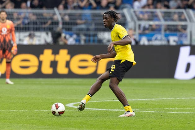 Dortmund, Germany, 12.09.26, Joane Gadou (Borussia Dortmund) kontrolliert den Ball waehrend des Spiels der 1. Bundesliga zwischen Borussia Dortmund - SC Paderborn 07 im Signal Iduna Park in Dortmund. (Photo by Joachim Bywaletz) DFB DFL REGULATIONS PROHIBIT ANY USE OF PHOTOGRAPHS AS IMAGE SEQUENCES AND OR QUASI-VIDEO. *** Dortmund, Germany, September 12, 2026, Joane Gadou of Borussia Dortmund controls the ball during the Bundesliga match between Borussia Dortmund and SC Paderborn 07 at Signal Iduna Park in Dortmund. Photo by Joachim Bywaletz. DFB and DFL regulations prohibit any use of photographs as image sequences and or QUASI VIDEO Copyright: JoachimxBywaletz xJB-Sportfoto