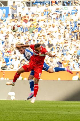 12.09.2026, xdaymx, Fussball 1.Bundesliga, TSG 1899 Hoffenheim - VfB Stuttgart. =vl. Wouter Burger (TSG Hoffenheim) im Kopfballduell mit Jamie Leweling (VfB Stuttgart). (DFL DFB REGULATIONS PROHIBIT ANY USE OF PHOTOGRAPHS as IMAGE SEQUENCES and or QUASI-VIDEO) Sinsheim *** September 12, 2026, xdaymx, Soccer, Bundesliga 1, TSG 1899 Hoffenheim vs. VfB Stuttgart: Wouter Burger (TSG Hoffenheim) in a header duel with Jamie Leweling (VfB Stuttgart). DFL, DFB regulations prohibit any use of photographs as image sequences and or quasi-video. Sinsheim