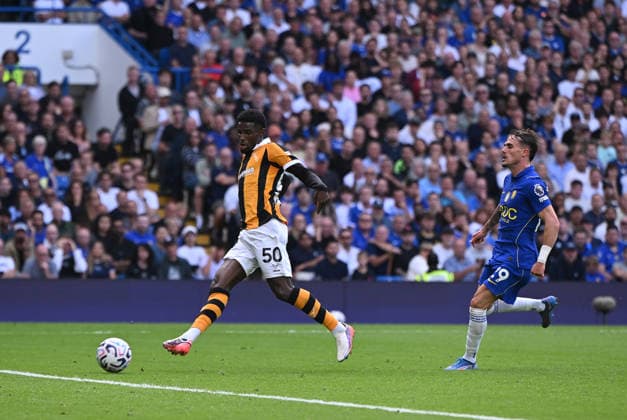 Chelsea v Hull City Premier League Hull City s Mohamed-Ali Cho shoots during the Premier League match at Stamford Bridge, London 12 09 2026 UK Newspapers OUT Copyright: xDanielxHamburyx FIL-23926-0129