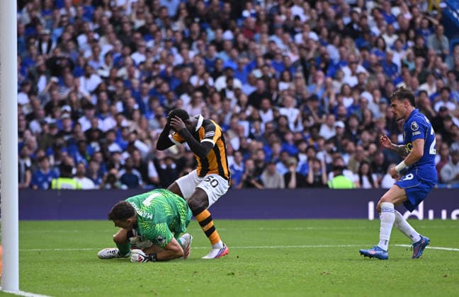 Chelsea v Hull City Premier League Hull City s Mohamed-Ali Cho reacts as Chelsea goal keeper Emiliano Martinez saves his shot during the Premier League match at Stamford Bridge, London 12 09 2026 UK Newspapers OUT Copyright: xDanielxHamburyx FIL-23926-0130