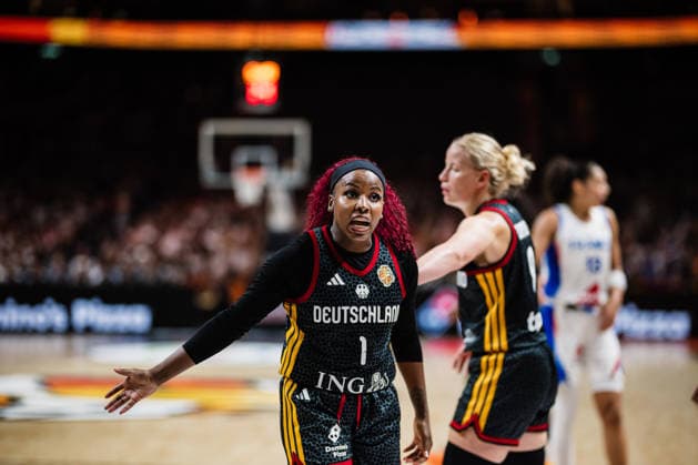 FIBA Women™s Basketball World Cup 2026: Frankreich vs. Deutschland, 12.09.2026 Alexis Peterson (Deutschland, 1) enttäuscht über die Schiedsrichter Entscheidung; Basketball, FIBA Women™s Basketball World Cup 2026, Final Phase, Halbfinale: Frankreich vs. Deutschland am 12.09.2026 in der Uber Arena, Berlin Copyright: xBEAUTIFULxSPORTS Tonhäuserx