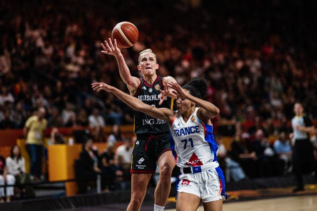 FIBA Women™s Basketball World Cup 2026: Frankreich vs. Deutschland, 12.09.2026 Leonie Fiebich (Deutschland, 13), Leila Lacan (Frankreich, 71); Basketball, FIBA Women™s Basketball World Cup 2026, Final Phase, Halbfinale: Frankreich vs. Deutschland am 12.09.2026 in der Uber Arena, Berlin Copyright: xBEAUTIFULxSPORTS Tonhäuserx