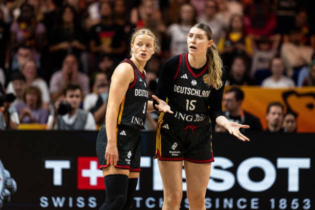 Luisa Geiselsoder (Deutschland, 15) und Emma Eichmeyer (Deutschland, 09) enttaeuscht Enttaeuschung, GER, Frankreich vs. Deutschland, Basketball, FIBA Women s World Cup 2026, Halbfinale, 12.09.2026 GER, Frankreich vs. Deutschland, Basketball, FIBA Women s World Cup 2026, Halbfinale, 12.09.2026 Berlin Copyright: xEibner-Pressefoto MaxxVincenx EP_MVN