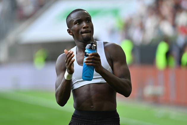 Moussa Diaby (Bayer Leverkusen) nach Spielende, Aktion,Einzelbild,angeschnittenes Einzelmotiv,Halbfigur,halbe Figur.. Fussball 1. Bundesliga Saison 2026 2027, 3.Spieltag, Spieltag03, FC Augsburg - Bayer 04 Leverkusen 2-2 am 12.09.2026 , WWK A R E N A. *** Moussa Diaby, Bayer Leverkusen, after the game; action shot; single frame; cropped close-up; half-length portrait; soccer, 1. Bundesliga, 2026–2027 season, Matchday 3, Matchday 03, FC Augsburg vs. Bayer 04 Leverkusen 2–2 on September 12, 2026, WWK Arena