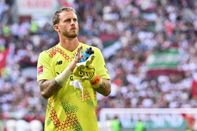 1. Fussball Bundesliga: FC Augsburg - Bayer 04 Leverkusen, 12.09.2026 AUGSBURG, GERMANY; 12. SEPTEMBER: hängende Köpfe der Gäste nach dem 2-2 in Augsburg nach dem Match der Bundesliga zwischen dem FC Augsburg und Bayer 04 Leverkusen am 3. Spieltag in der WWK-Arena DFL REGULATIONS PROHIBIT ANY USE OF PHOTOGRAPHS AS IMAGE SEQUENCES AND OR QUASI-VIDEO Mark FLEKKEN (Bayer Leverkusen 1) *** 1 Bundesliga: FC Augsburg vs. Bayer 04 Leverkusen, September 12, 2026, AUGSBURG, GERMANY September 12: The visitors hang their heads after the 2–2 draw in Augsburg following the Bundesliga match between FC Augsburg and Bayer 04 Leverkusen on Matchday 3 at the WWK Arena. DFL REGULATIONS PROHIBIT ANY USE OF PHOTOGRAPHS AS IMAGE SEQUENCES AND OR QUASI-VIDEO Mark FLEKKEN Bayer Leverkusen 1 Copyright: xBEAUTIFULxSPORTS Goldbergx