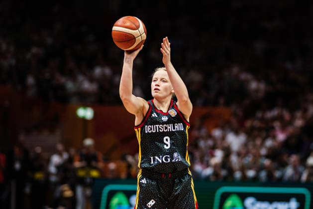 FIBA Women™s Basketball World Cup 2026: Frankreich vs. Deutschland, 12.09.2026 Emma Eichmeyer (Deutschland, 9) wirft; Basketball, FIBA Women™s Basketball World Cup 2026, Final Phase, Halbfinale: Frankreich vs. Deutschland am 12.09.2026 in der Uber Arena, Berlin Copyright: xBEAUTIFULxSPORTS Tonhäuserx