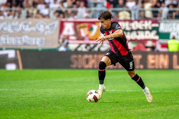 Afonso Moreira (9 Leverkusen) in Aktion beim Bundesligaspiel FC Augsburg - Bayer 04 Leverkusen am 12.09.2026. Augsburg WWK Arena Bayern Deutschland *** Afonso Moreira 9 of Leverkusen in action during the Bundesliga match between FC Augsburg and Bayer 04 Leverkusen on September 12, 2026, at the WWK Arena in Augsburg, Bavaria, Germany