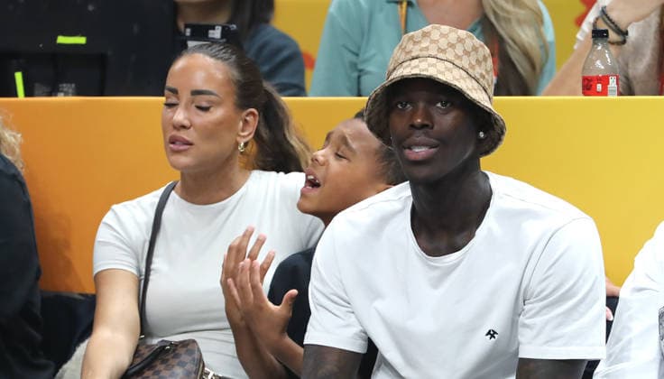 NBA, Basketball Herren, USA Profi Dennis Schröder mit Ehefrau Ellen und Sohn Dennis fiebern mit Basketball FIBA World Cup Weltmeisterschaft Frauen WM Halbfinale Saison 2026 2027 12.09.2026 Frankreich FRA vs DBB Deutschland GER