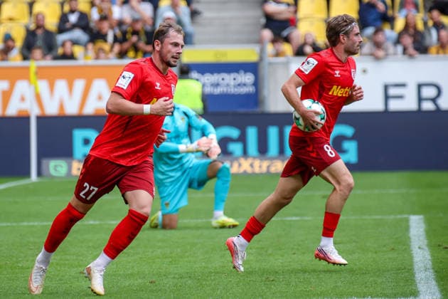 12.09.2026, xsefx, Fußball, Alemannia Aachen SSV Jahn Regensburg, 3.Liga, Südstation, 5. Spieltag, Saison 2026 2027: Ohne großen Torjubel - Torschütze Lucas Hermes (Jahn Regensburg 27) DFB regulations prohibit any use of photographs as image sequences and or quasi-video. Nordrhein-Westfalen Deutschland