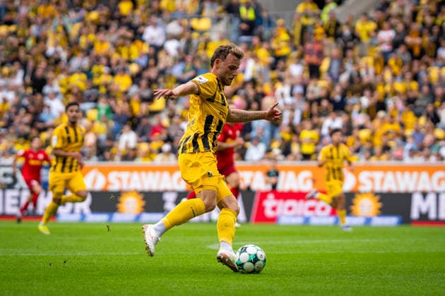 Mika Schroers (Alemannia Aachen, 27) TSV Alemannia Aachen vs. SSV Jahn Regensburg, Fussball, 3. Liga, 5. Spieltag, Saison 2026 2027, 12.09.2026 DFB REGULATIONS PROHIBIT ANY USE OF PHOTOGRAPHS AS IMAGE SEQUENCES AND OR QUASI-VIDEO TSV Alemannia Aachen vs. SSV Jahn Regensburg, Fussball, 3. Liga, 5. Spieltag, Saison 2026 2027, 12.09.2026 Aachen Copyright: xEibner-Pressefoto J.xDerondeaux EP_JDU