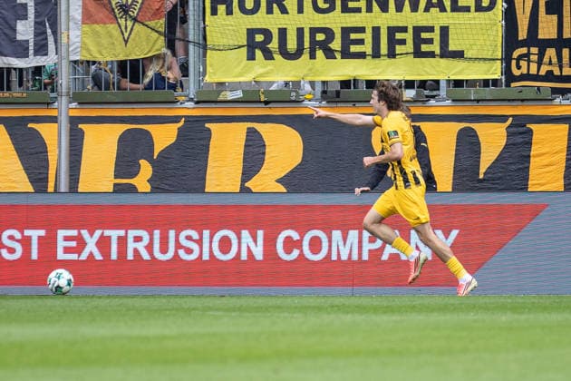 Dritte Liga, Alemannia Aachen vs. SSV Jahn Regensburg, 12.09.2026 Jubel von Louis Köster (Alemannia Aachen 8) nach dem 2:0 -- DFL REGULATIONS PROHIBIT ANY USE OF PHOTOGRAPHS AS IMAGE SEQUENCES AND OR Q‹UASI-VIDEO. - Dritte Liga, Alemannia Aachen vs. SSV Jahn Regensburg, 12.09.2026, Tivoli, Aachen Copyright: xBEAUTIFULxSPORTS Derixx