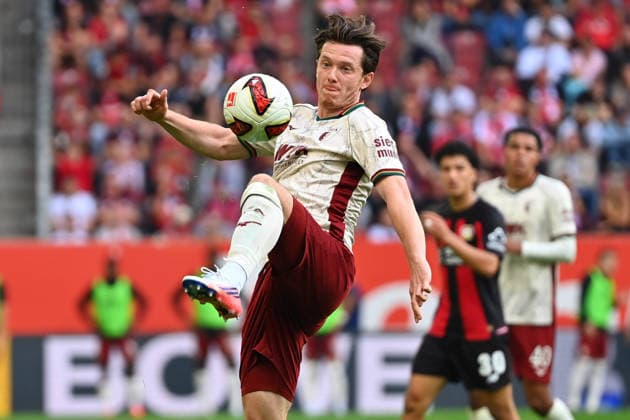 Michael GREGORITSCH (FC Augsburg), Aktion,Einzelbild,angeschnittenes Einzelmotiv,Halbfigur,halbe Figur. Fussball 1. Bundesliga Saison 2026 2027, 3.Spieltag, Spieltag03, FC Augsburg - Bayer 04 Leverkusen 2-2 am 12.09.2026 , WWK A R E N A. *** Michael GREGORITSCH, FC Augsburg, Action, Single Frame, Cropped Single Shot, Half-Figure, Soccer, Bundesliga Season 2026–2027, Matchday 3, Matchday 03, FC Augsburg vs. Bayer 04 Leverkusen 2–2 on September 12, 2026, WWK Arena