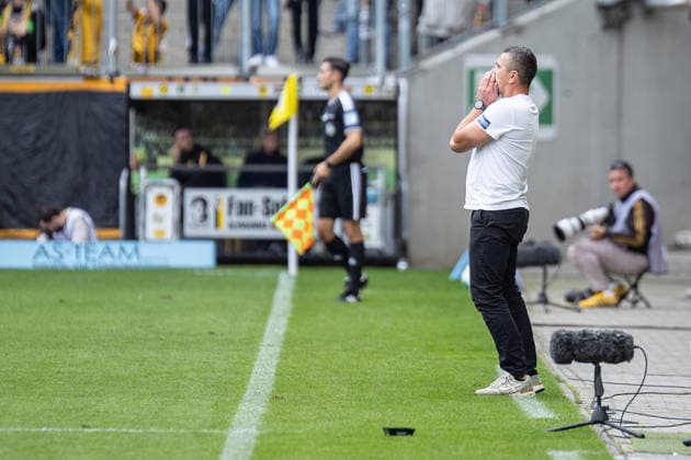 Dritte Liga, Alemannia Aachen vs. SSV Jahn Regensburg, 12.09.2026 Mersad SelimbegoviÄ‡ (Alemannia Aachen - Trainer) ist nicht zufrieden -- DFL REGULATIONS PROHIBIT ANY USE OF PHOTOGRAPHS AS IMAGE SEQUENCES AND OR Q‹UASI-VIDEO. - Dritte Liga, Alemannia Aachen vs. SSV Jahn Regensburg, 12.09.2026, Tivoli, Aachen Copyright: xBEAUTIFULxSPORTS Derixx