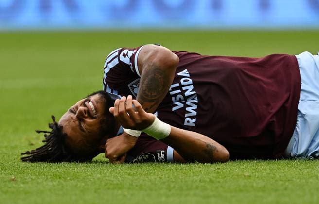 Tyrone Mings of Aston Villa is dejected at full time Aston Villa v Nottingham Forest, Premier League, Football, Football, Villa Park, Birmingham, UK - 12 Sep 2026Birmingham Villa Park United Kingdom EDITORIAL USE ONLY No use with unauthorised audio, video, data, fixture lists, club league logos or live services. Online in-match use limited to 120 images, no video emulation. No use in betting, games or single club league player publications.  Copyright: xAnnaxGowthorpe Shutterstockx 17144543ar