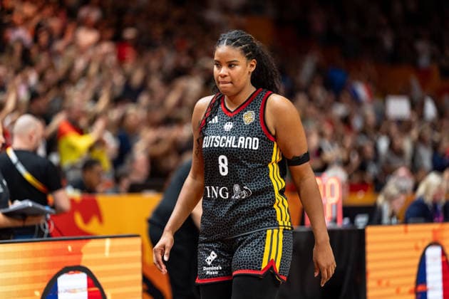 Nyara Sabally (Deutschland, 08) enttaeuscht Enttaeuschung nach Niederlage, GER, Frankreich vs. Deutschland, Basketball, FIBA Women s World Cup 2026, Halbfinale, 12.09.2026 GER, Frankreich vs. Deutschland, Basketball, FIBA Women s World Cup 2026, Halbfinale, 12.09.2026 Berlin Copyright: xEibner-Pressefoto MaxxVincenx EP_MVN