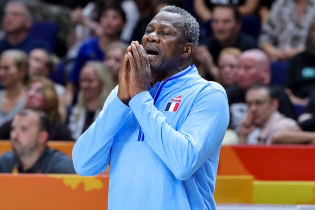 Head Coach Jean Aime Toupane (France) gestures during the FIBA Women s Basketball World Cup Germany 2026 semifinals match between France and Germany at Berlin Arena on September 12, 2026 in Berlin, Germany. (Photo by Marco Steinbrenner DeFodi Images) -