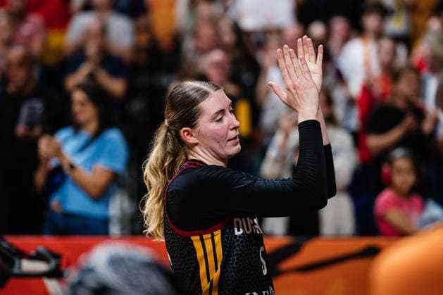 FIBA Women™s Basketball World Cup 2026: Frankreich vs. Deutschland, 12.09.2026 Luisa Geiselsoder (Deutschland, 15) klatscht zu den Fans; Basketball, FIBA Women™s Basketball World Cup 2026, Final Phase, Halbfinale: Frankreich vs. Deutschland am 12.09.2026 in der Uber Arena, Berlin Copyright: xBEAUTIFULxSPORTS Tonhäuserx