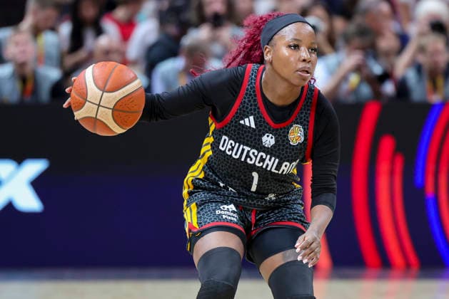 Alexis Peterson (Germany) controls the ball during the FIBA Women s Basketball World Cup Germany 2026 semifinals match between France and Germany at Berlin Arena on September 12, 2026 in Berlin, Germany. (Photo by Marco Steinbrenner DeFodi Images) -
