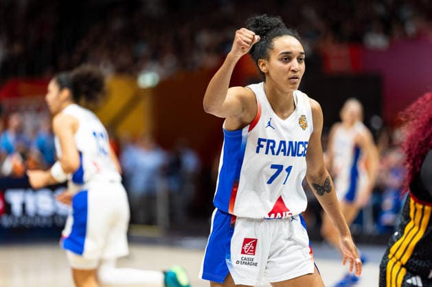 Leila Lacan (Frankreich, 71) jubelt Jubel, GER, Frankreich vs. Deutschland, Basketball, FIBA Women s World Cup 2026, Halbfinale, 12.09.2026 GER, Frankreich vs. Deutschland, Basketball, FIBA Women s World Cup 2026, Halbfinale, 12.09.2026 Berlin Copyright: xEibner-Pressefoto MaxxVincenx EP_MVN