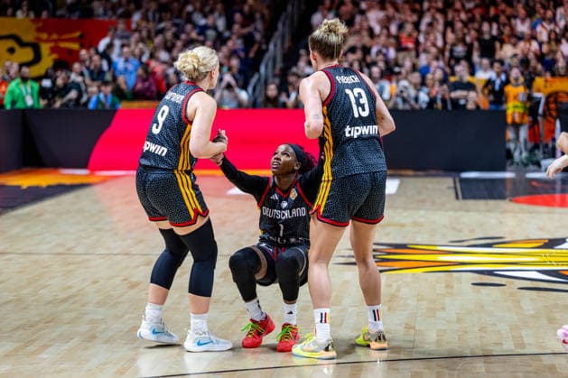Basketball Berlin 12.09.2026 FIBA Women™s Basketball World Cup Germany 2026 Halbfinale Semifinal Frankreich (FRA) - Deutschland (GER) Alexis Peterson-Smalls (Deutschland, No.01) Peterson Nyara Sabally (Deutschland, No.08) Leonie Fiebich (Deutschland, No.13)