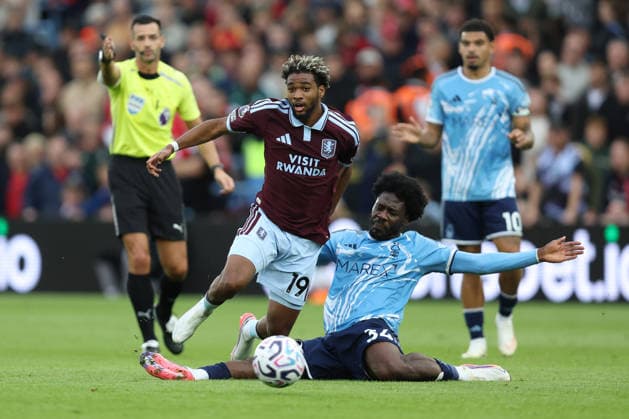 Aston Villa v N Forest 12 September 2026, Aston - Premier League Football - Aston Villa v Nottingham Forest - Ibrahim Mbaye of Aston Villa is tackled by Ola Aina of Nottingham Forest - Photo: Charlotte Wilson Offside. Aston UK *** Aston Villa gegen Nottingham Forest, 12. September 2026, Aston Premier League Fußball Aston Villa gegen Nottingham Forest Ibrahim Mbaye von Aston Villa wird von Ola Aina von Nottingham Forest gestoppt. Foto: Charlotte Wilson Offside Aston UK  Copyright: xCharlottexWilsonx xOffsidexOffside