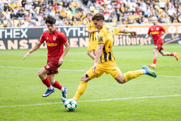 Dritte Liga, Alemannia Aachen vs. SSV Jahn Regensburg, 12.09.2026 Schuss von Matti Wagner (Alemannia Aachen 3) -- DFL REGULATIONS PROHIBIT ANY USE OF PHOTOGRAPHS AS IMAGE SEQUENCES AND OR Q‹UASI-VIDEO. - Dritte Liga, Alemannia Aachen vs. SSV Jahn Regensburg, 12.09.2026, Tivoli, Aachen Copyright: xBEAUTIFULxSPORTS Derixx