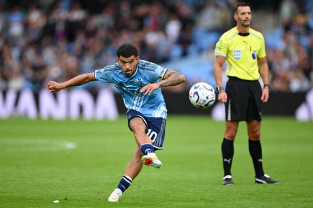 Aston Villa vs Nottingham Forest Premier League Morgan Gibbs-White of Nottingham Forest takes a free kick during the Premier League match between Aston Villa and Nottingham Forest at Villa Park in Birmingham, on September 12, 2026. Birmingham West Midlands  Copyright: xMIxNewsx originalFilename:fletcher-astonvil260912_npIsH.jpg