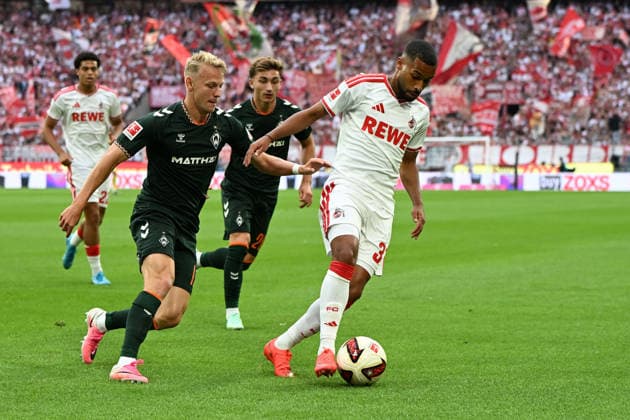 Marco Gruell (Werder Bremen) und Linton Maina (1. FC Koeln) im Zweikampf waehrend des Spiels der 1. Bundesliga zwischen 1. FC Koeln und SV Werder Bremen, RheinEnergieStadion am 12. September 2026 in Koeln, Deutschland. (Foto von Ralf Treese DeFodi Images) +++ Marco Gruell (Werder Bremen) und Linton Maina (1. FC Koeln) battle for the ball during the Bundesliga match between 1. FC Koeln and SV Werder Bremen at RheinEnergieStadion on September 12, 2026 in Cologne, Germany. (Photo by Ralf Treese DeFodi Images) DFB DFL REGULATIONS PROHIBIT ANY USE OF PHOTOGRAPHS AS IMAGE SEQUENCES AND OR QUASI-VIDEO. (Photo by Ralf Treese DeFodi Images) - *** Marco Gruell, Werder Bremen, and Linton Maina, 1. FC Köln, battle for the ball during the Bundesliga match between 1. FC Köln and SV Werder Bremen at RheinEnergieStadion on September 12, 2026, in Cologne, Germany Photo by Ralf Treese DeFodi Images Marco Gruell of Werder Bremen and Linton Maina of 1. FC Köln battle for the ball during the Bundesliga match between 1. FC Köln and SV Werder Bremen at RheinEnergieStadion on September 12, 2026 in Cologne, Germany. Photo by Ralf Treese, DeFodi Images. DFB and DFL regulations prohibit any use of photographs as image sequences and or quasi-video. Photo by Ralf Treese, DeFodi Images.