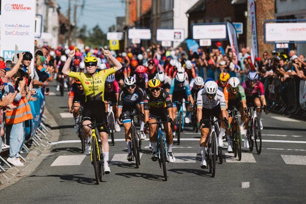 A Travers Les Hauts-de-France, Finishline Of 4th Edition Nienke Veenhoven of the Netherlands and Visma-Lease a Bike wins the fourth edition of A Travers les Hauts-de-France (WE 1.1) in a sprint finish on Saturday. The race was contested over 130.5 kilometers between Queant and Ecourt-Saint-Quentin in Pas-de-Calais, France. Veenhoven finished ahead of Shari Bossuyt of Belgium and AG Insurance-Soudal Team and defending champion Lara Gillespie of Ireland and UAE Team L IMAD. Ecourt-Saint-Quentin France  Copyright: xGautierxDemouveauxx originalFilename:demouveaux-notitle260912_np37c.jpg