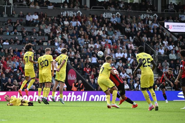 12th September 2026; Vitality Stadium, Bournemouth, England; Premier League Football, Bournemouth versus Brentford; Marcus Tavernier of AFC Bournemouth takes a free kick SimonxWest