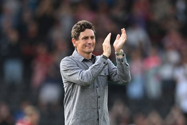 12th September 2026; Vitality Stadium, Bournemouth, England; Premier League Football, Bournemouth versus Brentford; Keith Andrews, manager for Brentford FC shows their appreciation to fans after the match SimonxWest