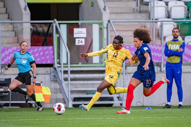 September 12, 2026, Sosnowiec, Silesian Voivodeship, Poland: OSEI IVY OWUSU of Ghana (L) runs with the ball during the FIFA U20 Womens World Cup Poland 2026 match between Ghana versus France at ArcelorMittal Park Soccer 2026: FIFA U20 WomenÃ‚Â S World Cup Poland 2026: Ghana - France  - ZUMAs385 20260912_zsp_s385_058 Copyright: xLeopoldxSoglox