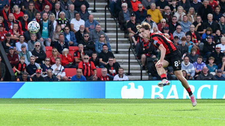 Bournemouth v Brentford Premier League Alex Scott of Bournemouth shoots over during the Premier League match at the Vitality Stadium, Bournemouth 12 09 2026 UK Newspapers OUT Copyright: xJeremyxLandeyx FIL-23934-0084