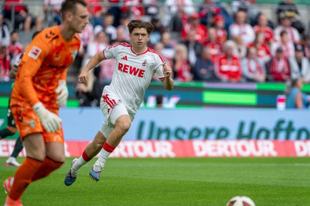 Karl Hein (SV Werder Bremen, 01) wird angelaufen von Mikey Moore (1.FC Koeln, 47) 1.FC Köln vs. SV Werder Bremen, Fussball, Bundesliga, 3.Spieltag, Saison 2026 27, 12.09.2026, DFL REGULATIONS PROHIBIT ANY USE OF PHOTOGRAPHS AS IMAGE SEQUENCES AND OR QUASI-VIDEO, 1.FC Köln vs. SV Werder Bremen, Fussball, Bundesliga, 3.Spieltag, Saison 2026 27, 12.09.2026 Köln *** Karl Hein (SV Werder Bremen, 01) is tackled by Mikey Moore (1. FC Köln, 47). 1. FC Köln vs. SV Werder Bremen, Soccer, Bundesliga, Matchday 3, 2026–27 season, September 12, 2026, DFL regulations prohibit any use of photographs as image sequences and or quasi-video, 1. FC Köln vs. SV Werder Bremen, Soccer, Bundesliga, Matchday 3, 2026–27 Season, September 12, 2026, Cologne Copyright: xEibner-Pressefoto LukasxBaldygax EP_LBA