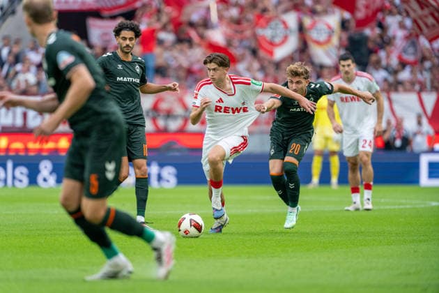 Eren Dinkci (SV Werder Bremen, 18), Mikey Moore (1.FC Koeln, 47) wird am Trikot gehalten von Chuki (SV Werder Bremen, 20), Zweikampf 1.FC Köln vs. SV Werder Bremen, Fussball, Bundesliga, 3.Spieltag, Saison 2026 27, 12.09.2026, DFL REGULATIONS PROHIBIT ANY USE OF PHOTOGRAPHS AS IMAGE SEQUENCES AND OR QUASI-VIDEO, 1.FC Köln vs. SV Werder Bremen, Fussball, Bundesliga, 3.Spieltag, Saison 2026 27, 12.09.2026 Köln *** Eren Dinkci (SV Werder Bremen, 18) and Mikey Moore (1. FC Köln, 47) are held by their jerseys by Chuki (SV Werder Bremen, 20); tackle during the 1. FC Köln vs. SV Werder Bremen match, soccer, Bundesliga, Matchday 3, 2026–27 season, September 12, 2026, DFL regulations prohibit any use of photographs as image sequences and or quasi-video, 1. FC Köln vs. SV Werder Bremen, soccer, Bundesliga, Matchday 3, 2026–27 season, December 9, 2026, Cologne Copyright: xEibner-Pressefoto LukasxBaldygax EP_LBA