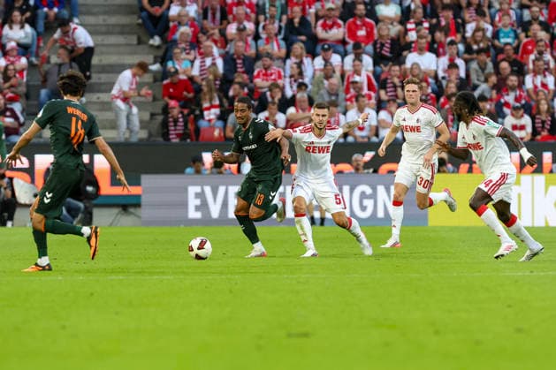 12.09.2026, GER, Fussball, Herren, Bundesliga , Saison 2026 2027, 1. FC Köln - SV Werder bremen Arthur (Bremen) und Tom Krauß (Köln) im Kampf um den Ball Köln RheinEnergieSTADION Nordrhein-Westfalen Deutschland *** September 12, 2026, GER, Soccer, Men s, Bundesliga, 2026–2027 Season, 1. FC Köln vs. SV Werder Bremen; Arthur Bremen and Tom Krauß of Köln battle for the ball at the Köln RheinEnergieSTADION in North Rhine-Westphalia, Germany Copyright: xAdrianxSchlüterx